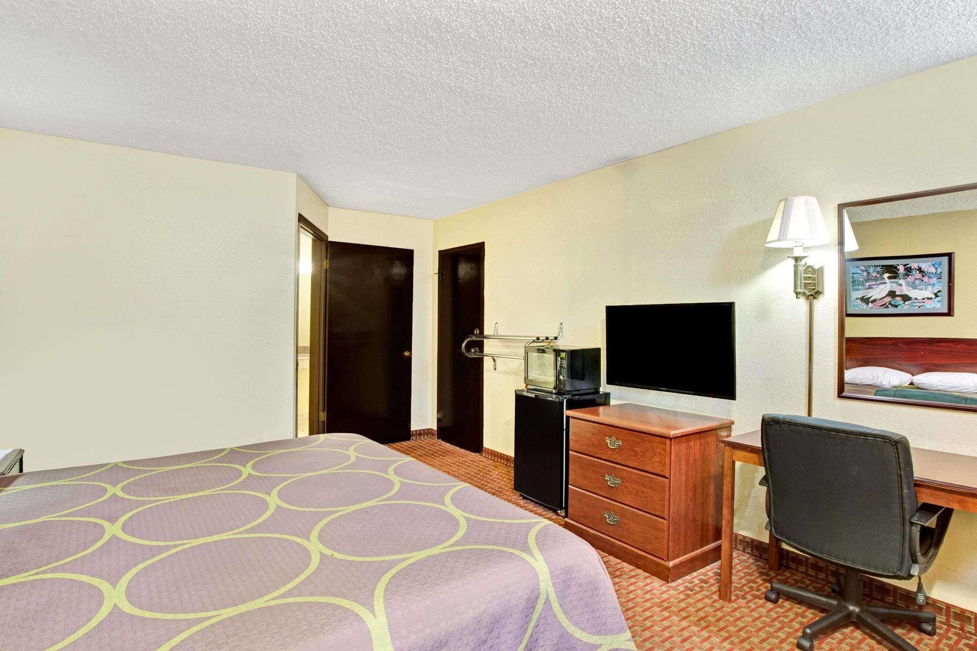 Hotel Super 8 By Wyndham Shawnee Esterno foto