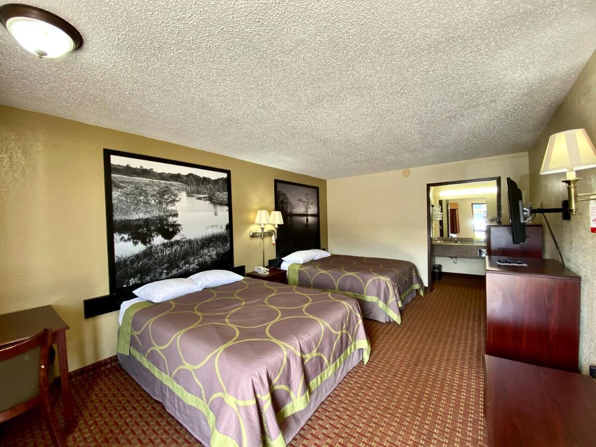 Hotel Super 8 By Wyndham Shawnee Esterno foto